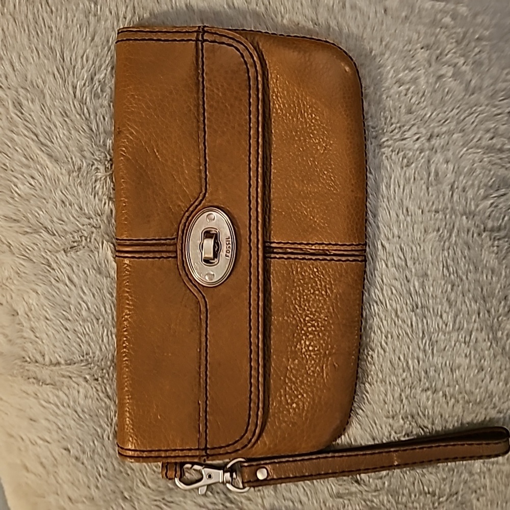 Fossil Clutch or wristlet